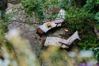 Resting equipment in the courtyard